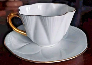 Shelley Bone China Teacup & Saucer 272101 Dainty , White W/gold Edging England - Picture 1 of 8
