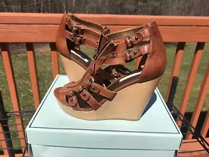 Scarpe con zeppa plateau CYNTHIA VINCENT in pelle marrone fibbie con zip sul davanti taglia 9 - Foto 1 di 11