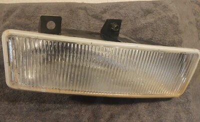 Ford F250, Expedition: 1997,1998, Right Side Bumper Mounted Fog Light - Image 1 of 4