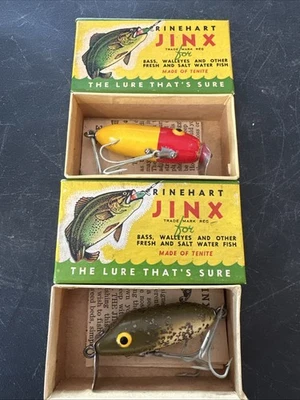 Lote De 2 Señuelos De Pesca De Colección Rinehart Jinx Con Cajas Y Papeles Nuevos Foto 1 de 4