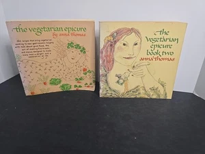 The Vegetarian Epicure Books 1 & 2 by Anna Thomas - Vintage 1970s Lot - Very... - Bild 1 von 18