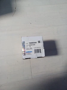 Genuine GM Front Upper Suspension Ball Joint Assembly 19460344 - Picture 1 of 3