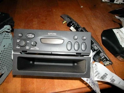 00 01 02 03 SATURN SERIE L RADIO SEDÁN AM FM ESTÉREO OPCIÓN UM7  Foto 1 de 2