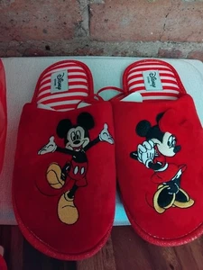 zapatillas talla 5/6 rojas mickey minnie mouse disney nuevas en bolsa de regalo - Imagen 1 de 5
