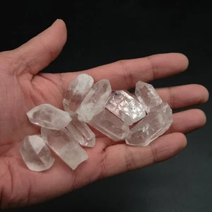 Mini Klar Quarz Spitze Klein Rau Natürliche Heilung Rohstein 2-4 cm x 15 Stück - Bild 1 von 5