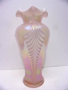 Fenton Rosa Champagner Karneval Glas Opalisierend Feder Muster 11" Vase - Bild 1 von 2