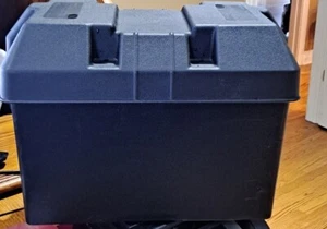 Attwood Group 24 CAJA DE BATERÍAS AUTOMOTRIZ Marina RV Baterías Almacenamiento de plástico - Imagen 1 de 3