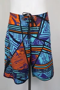 Volcom 2WAY Kostüm Shorts Meer Herren Gr. 50 Mann Sea Swimsuit Vintage Casual - Bild 1 von 10