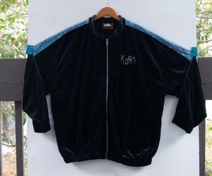 Chaqueta deportiva KORN vintage años 90 negra azul terciopelo lentejuelas gigante talla XL - Imagen 1 de 8