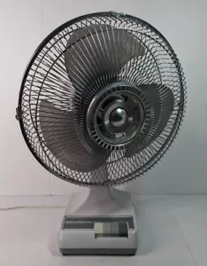 Vintage Windmere DF-12 Three Speed 12" Oscillating Electric Desk Fan Gray Blade - Picture 1 of 7