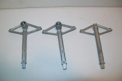 Lionel O-Gauge 156-11 & 156-12 Station Platform Posts - Image 1 of 2