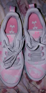 Mädchen Under Armour Schuhe Gr. 4 - Bild 1 von 5
