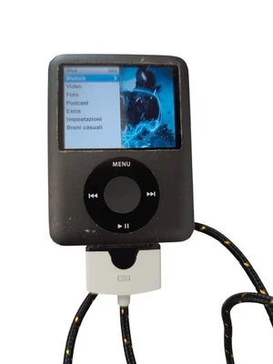 Apple iPod Nano A1236 8GB lettore MP3 usato argento funzionante ma da Sistemare! - Immagine 1 di 4