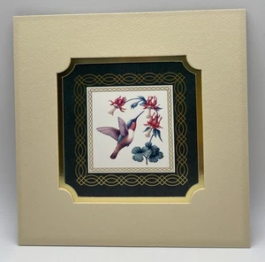 Estampado mate "Colibríes" 8x8", listo para enmarcar, verde azulado y rosa, Kirkland's, usado en excelente estado - Imagen 1 de 4