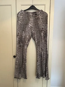Women’s Topshop Snake Print Stretch Flare Trousers Size 8 - Picture 1 of 2