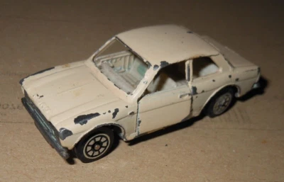 DIE CAST Polistil RJ 19 FORD ESCORT SCALA 1/60 BIANCO - Immagine 1 di 4
