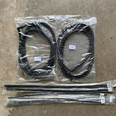 71-78 Mazda Savanna GT 808 RX3 RX-3 Coupe 2 Door Belt weatherstrip rubber seal - Image 1 of 3