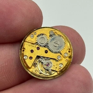 17.4mm Ladies Rotary FHF 35 Manual Wind Watch Movement Swiss Vintage PARTS SPARE - Picture 1 of 16