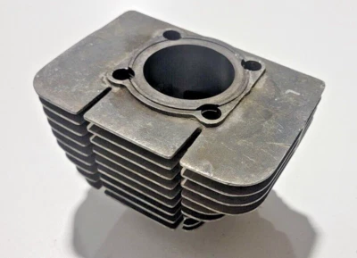 Jarra cilindro izquierdo Yamaha R5 R5B R5C 1970-1972 Foto 1 de 4