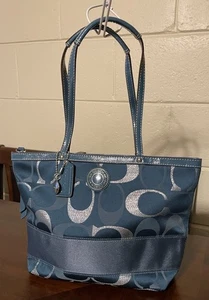 Coach Signature Handtasche Teal Metallic Silber  - Bild 1 von 9