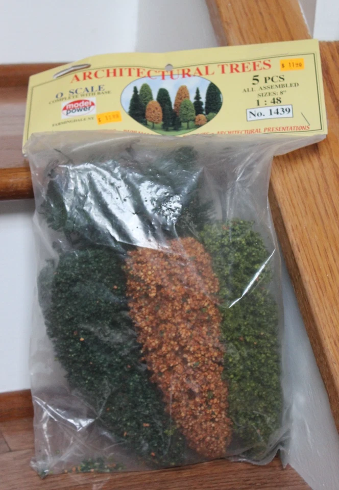 MODEL POWER  O SCALE  ARCHITECTURAL TREES AUTUMN COLOR   # 1439  - NEW - Image 1 of 4