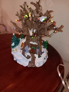 Disney Winnie Puuh Weihnachten beleuchtetes Baumhaus #29055 - Bild 1 von 18