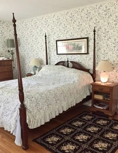 Queen Size Ruffled Floral Lightweight Summer Bedspread Light Bed Cover Beautiful - Picture 1 of 3