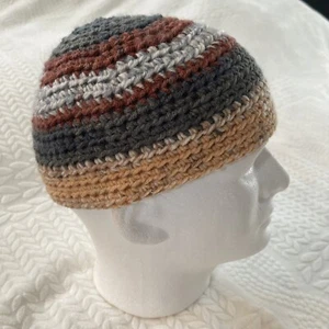Gorro Kufi con gorra calavera multicolor de ganchillo hecho a mano para adultos - Imagen 1 de 5