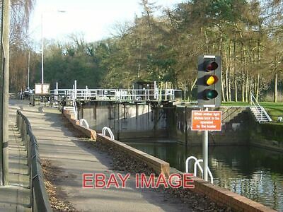 Photo  Traffic Lights Gunthorpe Lock During The Off-season It Is Fine To Leave L • 2.69€