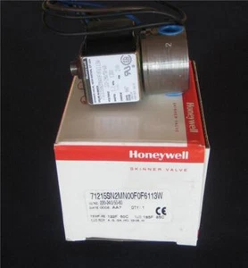 HONEYWELL SKINNER VALVE 71215SN2MN00F0F6113W (1 pcs) - Picture 1 of 1