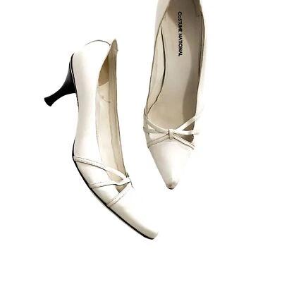 Zapatos de salón Costume National de cuero blanco con tacón de gatito punta puntiaguda talla 38,5EU Foto 1 de 4