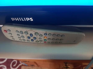 Philips TV LCD flat 26" hdmi scart DVI no LG Samsung sony Dvb Monitor - Picture 1 of 19