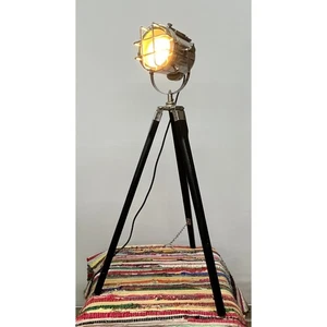 Faretto da terra treppiede treppiede ricerca industriale nautico studio 36" - Foto 1 di 15