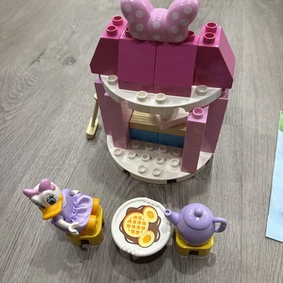 Lego DUPLO Disney Minnie House Cafe 10942 Daisy Duck Figure Building Set 34pcs - Image 1 of 4