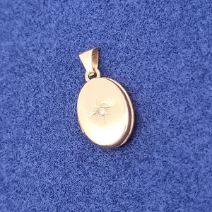 Medallón vintage con imagen ovalada de diamantes Starburst de oro 585/14k - Imagen 1 de 7