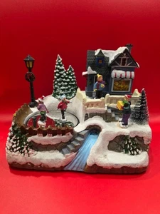 Lumineo Weihnachtsdorf Eislaufteich mit Flusshaus. Ohne Adapter - Bild 1 von 6