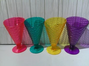 Lot of 4 Plastic Waffle Cone Cups/3.74" x 6.5"/8.45 oz - Picture 1 of 5