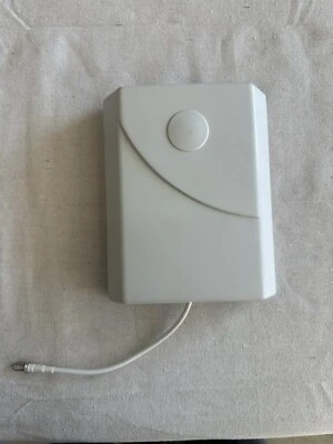 Wilson Electronics 311155 Wall Mount Panel Antenna 700-27MHz 75 OHM Directional - Image 1 of 2