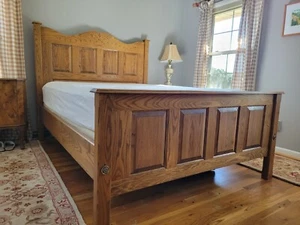 Amish Solid Oak Wood Queen Bed Frame - Picture 1 of 8