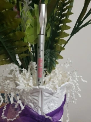 Benefit Cosmetics High Brow Highlighter Pencil Full Size 2.8g - Image 1 of 4