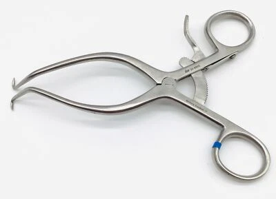 V. Mueller OS 5532 Mini Weitlaner Retractor 2 x 3 Sharp Prong - Image 1 of 2