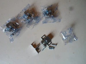 4 x DOPPELROLLENFANG Schrank Schrank Tür schließen Riegel Greifer Schloss Wohnwagen - Bild 1 von 5