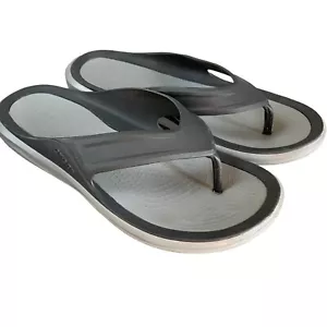 Sandalias tanga cómodas Crocs Swiftwater Wave para hombre talla 8 negras gris - Imagen 1 de 9