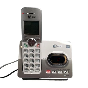 Sistema telefónico inalámbrico expandible AT&T EL52103 con contestador automático, 1 auricular- - Imagen 1 de 15