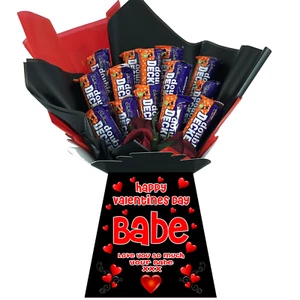 PERSONALISIERTES VALENTINSTAG SCHOKOLADENSTRAUSS MIT CADBURY DOPPELDECKER - Bild 1 von 9