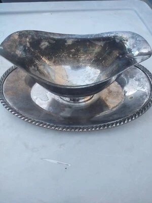 Oneida Fiesta Sauce Boat With Connected Underplate - Image 1 of 4