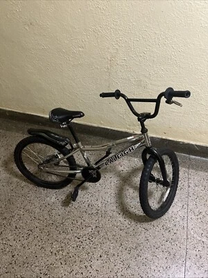 bicicleta raleigh niños usada gris Foto 1 de 4