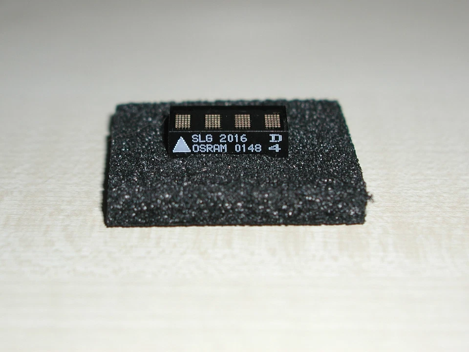 1 Stück OSRAM SLG 2016 4-Digit 5x7 Dot Matrix grün - Bild 1 von 1