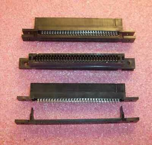 QTY (5) 30 POSICIONES TARJETA DE BORDE/CONECTORES DE CABLE DE CINTA IDC 2,54 mm 111211-7 AMP - Imagen 1 de 2