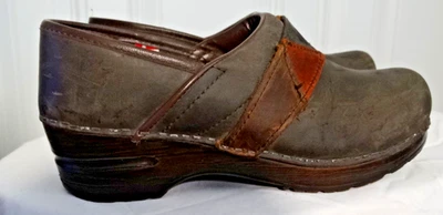 Zuecos enfermera Sanita mujer talla 35 EE. UU. talla 5 1/2 - verde oliva Foto 1 de 4